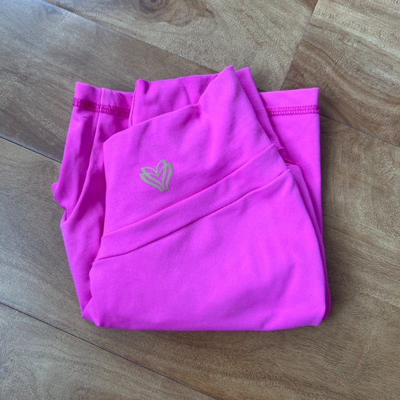 CLS seamless front scrunch shorts - Picture 3 of 3